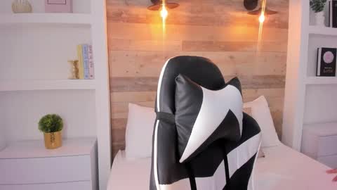 Nicky  online show from October 2025 02:12:02 AM