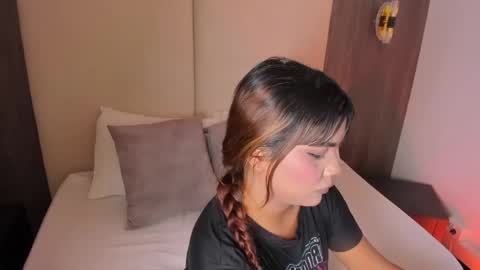 Snapshot of nicky_peyton chatting on May 2026 02:51:02 AM Nicky online show from May 2026 02:51:02 AM