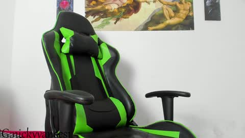 nicky online show from December 2024 10:35:02 PM