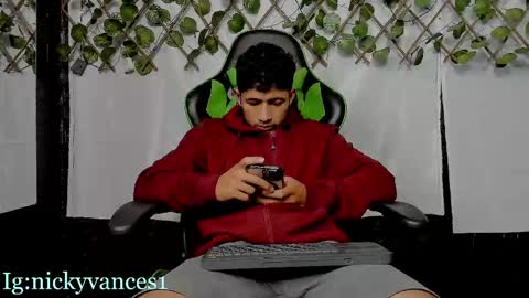 nicky online show from October 2025 05:21:02 PM