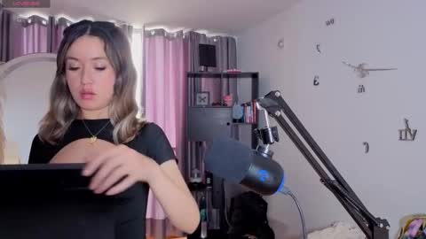 Nicky online show from March 2026 07:09:01 PM