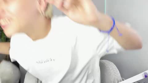 Nico  online show from September 2025 03:41:02 AM