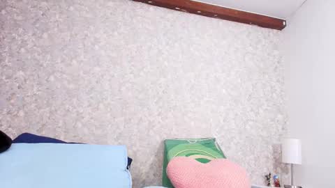 Nicol online show from November 2025 03:16:02 AM