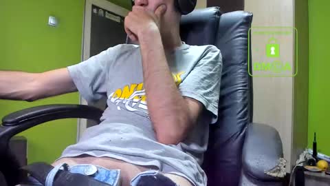 Snapshot of nicolasguy chatting on November 2025 05:51:01 AM L. Nicolas online show from November 2025 05:51:01 AM