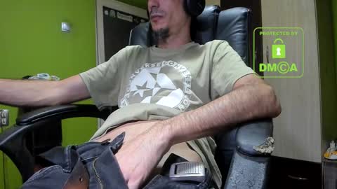 Snapshot of nicolasguy chatting on December 2025 05:50:02 AM L. Nicolas online show from December 2025 05:50:02 AM