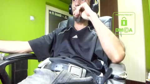 Snapshot of nicolasguy chatting on December 2025 05:34:02 AM L. Nicolas online show from December 2025 05:34:02 AM