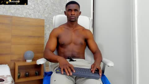 Nicolas online show from December 2024 12:07:02 PM