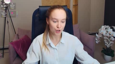 Nicoletta online show from December 2025 07:56:02 PM