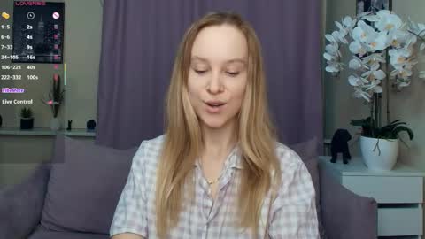 Nicoletta online show from March 2026 06:36:01 PM