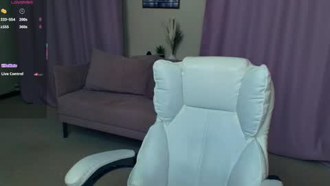 Nicoletta online show from April 2026 08:33:02 PM