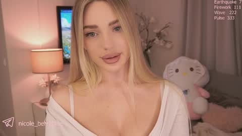 Snapshot of nicole_blueberry chatting on June 2026 09:17:02 PM Nicole online show from June 2026 09:17:02 PM