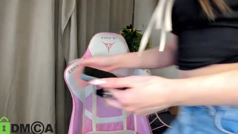 GMT7TueWedThSu 0300am-0900am. Sa 1000am-0400pm online show from November 2025 05:12:01 PM