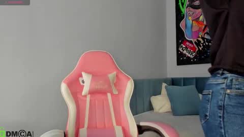 GMT7TueWedThSu 0300am-0900am. Sa 1000am-0400pm online show from December 2025 12:04:01 AM