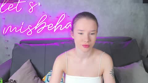 Nicole  My schedule for the week 2 GMT  9am-15pm  Mo Tu Th Fr online show from April 2026 01:14:01 AM