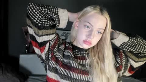 Snapshot of nicole_yo chatting on January 2025 05:27:01 AM Mary online show from January 2025 05:27:01 AM
