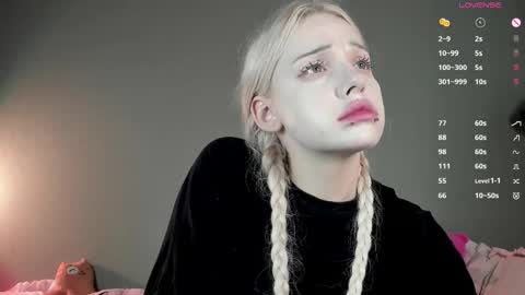 Mary online show from October 2025 03:40:02 PM