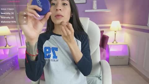 Snapshot of nicolecrawft chatting on October 2025 07:33:02 PM Nicole Crawft online show from October 2025 07:33:02 PM