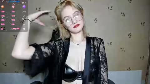 Snapshot of nicoledaviss_ chatting on June 2026 07:16:02 PM NicoleDavis online show from June 2026 07:16:02 PM
