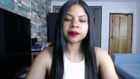 Nicole online show from October 2025 08:08:01 PM