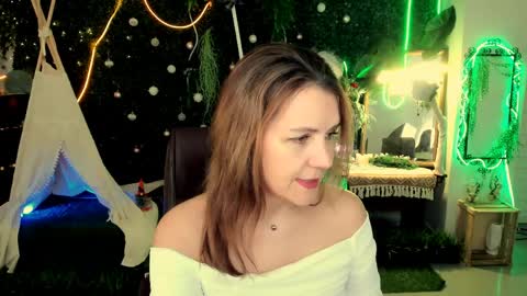 nicolehits online show from March 2026 01:22:01 PM