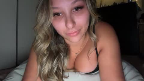 Snapshot of nicolelovesyou444 chatting on June 2026 05:01:02 PM nicolelovesyou444 online show from June 2026 05:01:02 PM