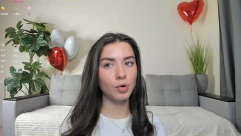 Snapshot of nicoleluuv chatting on March 2025 04:11:01 PM Dua Lipa online show from March 2025 04:11:01 PM