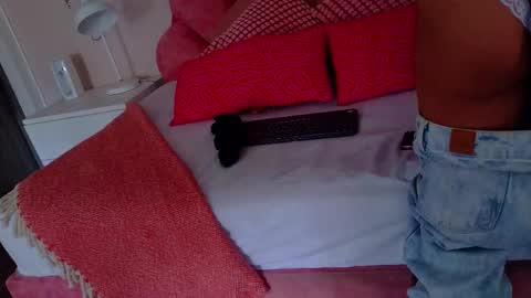 N I C O L E T  online show from November 2025 07:29:02 PM