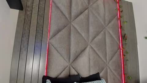 N I C O L E T  online show from January 2026 07:39:02 PM