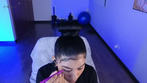 Nicoll  Independent model online show from April 2026 07:45:01 AM