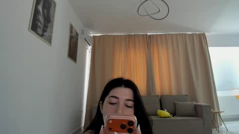 Nicolle online show from June 2026 07:03:02 AM