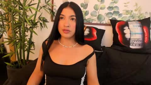 Nicolle Lima online show from February 2025 08:07:02 PM