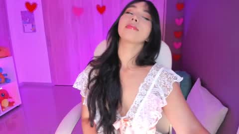 Nicolle  Go to Visit   online show from May 2026 05:02:02 AM