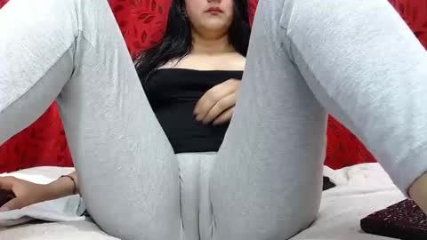 NICOLLE online show from November 2025 09:36:01 PM