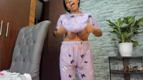 nicollesofia3 online show from February 2025 03:52:01 AM