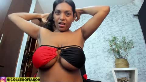 nicollesofia3 online show from November 2025 12:27:02 AM