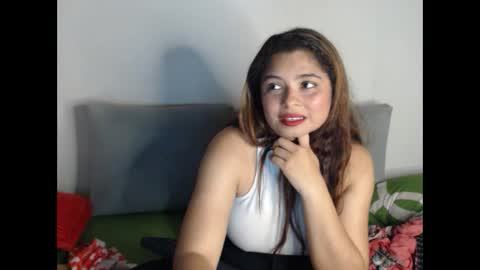 Snapshot of nicollgreen chatting on October 2025 04:51:01 PM NicollGreen online show from October 2025 04:51:01 PM