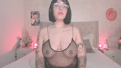 Snapshot of nicolstonee chatting on February 2026 01:58:01 AM nicolstonee online show from February 2026 01:58:01 AM