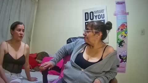 nicoltatiana_ online show from October 2025 12:21:02 AM