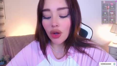 Nicol online show from November 2025 01:15:02 AM