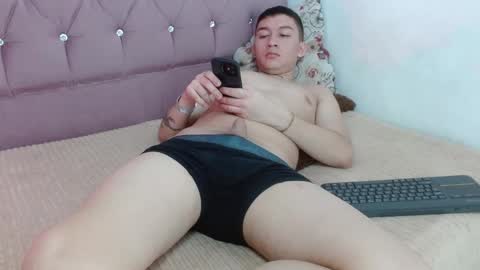 nicoo_2036 online show from October 2025 02:25:02 PM