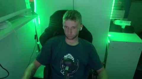 nicramga online show from October 2025 02:32:01 AM