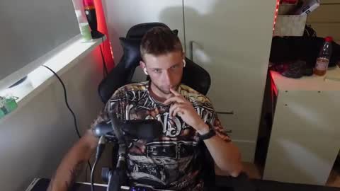 nicramga online show from October 2025 03:00:02 PM