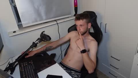 nicramga online show from October 2025 09:15:01 PM