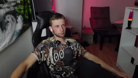 nicramga online show from October 2025 08:00:02 PM