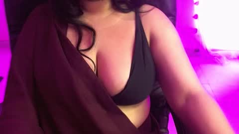 nightqueen107446 online show from February 2026 05:30:02 AM