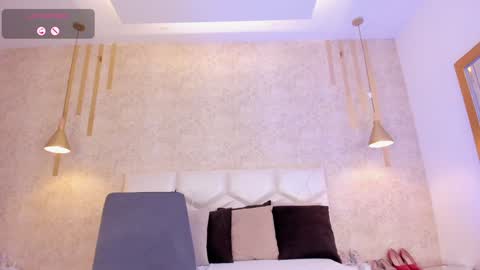 Snapshot of niiamoore_ chatting on January 2025 08:11:01 PM NiiaMoore online show from January 2025 08:11:01 PM