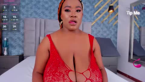 Snapshot of niiamoore_ chatting on October 2025 09:35:02 PM NiiaMoore online show from October 2025 09:35:02 PM