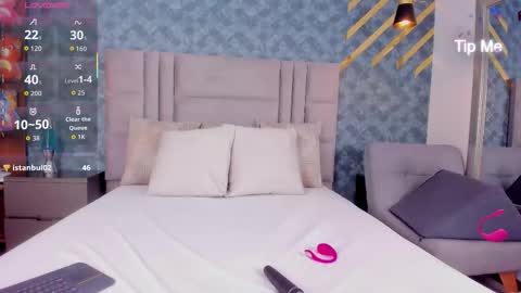 Snapshot of niiamoore_ chatting on October 2025 06:53:01 PM NiiaMoore online show from October 2025 06:53:01 PM