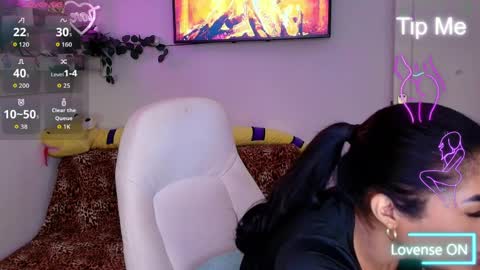 Nicolle Bustamante online show from March 2026 06:24:02 PM