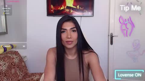 Nicolle Bustamante online show from April 2026 11:33:02 AM